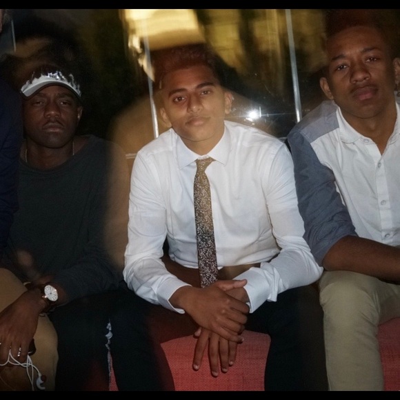 Yo. Click here - Picture 1 of 1